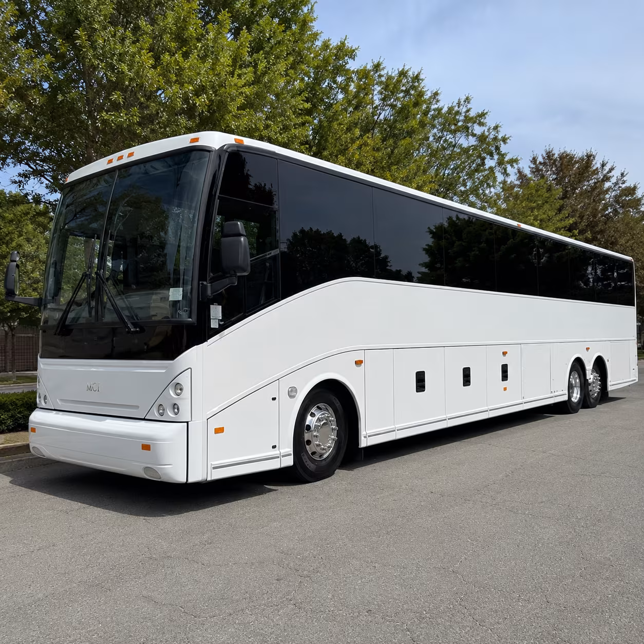 compare buses to yellowstone from missoula west yellowstone and gardiner routes